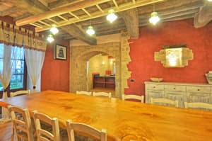 thumbnail: In-room dining