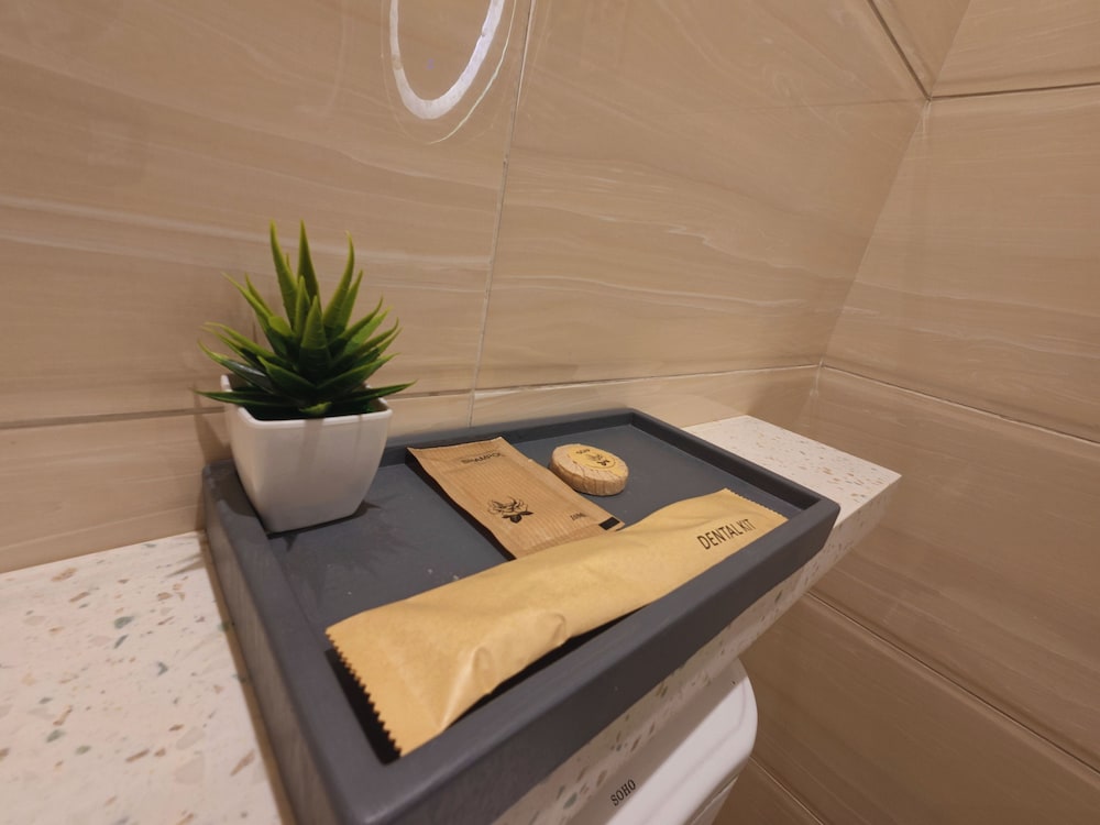 Bathroom amenities