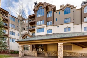 thumbnail: Exterior detail