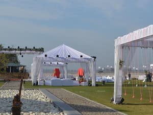 thumbnail: Outdoor wedding area