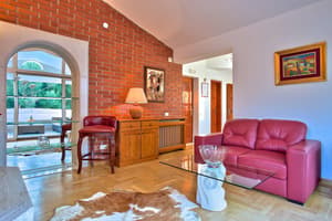 thumbnail: Lobby sitting area