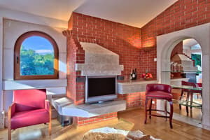thumbnail: Lobby lounge