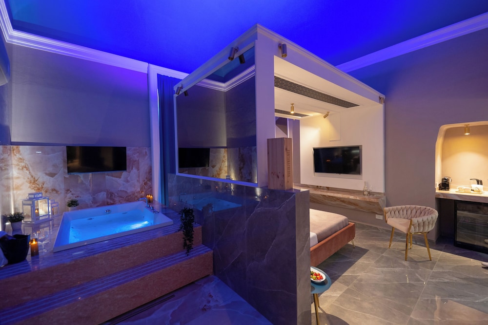 Private spa tub
