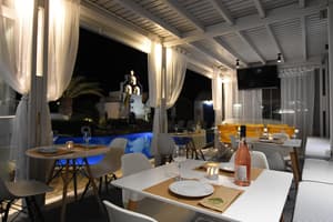 thumbnail: Restaurant