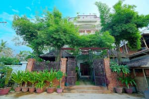 thumbnail: Front of property