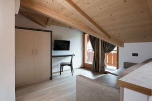 thumbnail: Interior