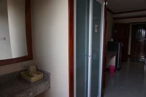 thumbnail: Room amenity