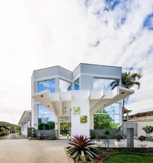 thumbnail: Front of property