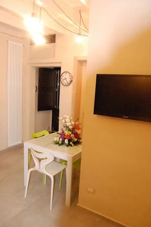 thumbnail: In-room dining