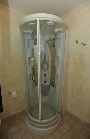 thumbnail: Bathroom shower