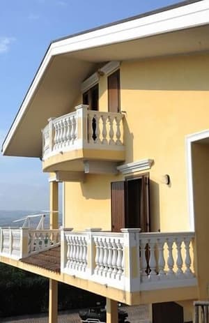 thumbnail: Exterior