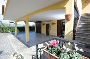 thumbnail: Terrace/patio