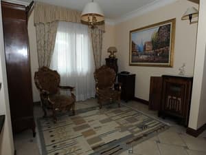 thumbnail: Lobby sitting area