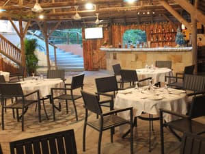 thumbnail: Outdoor dining