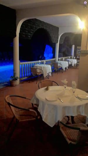 thumbnail: Family dining