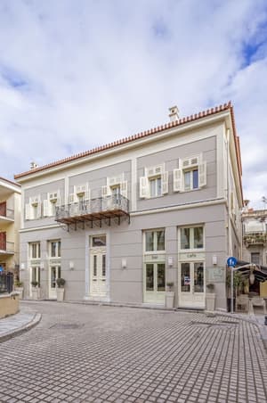 thumbnail: Front of property