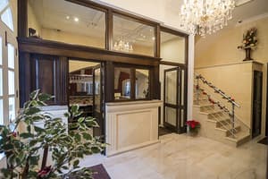 thumbnail: Interior entrance