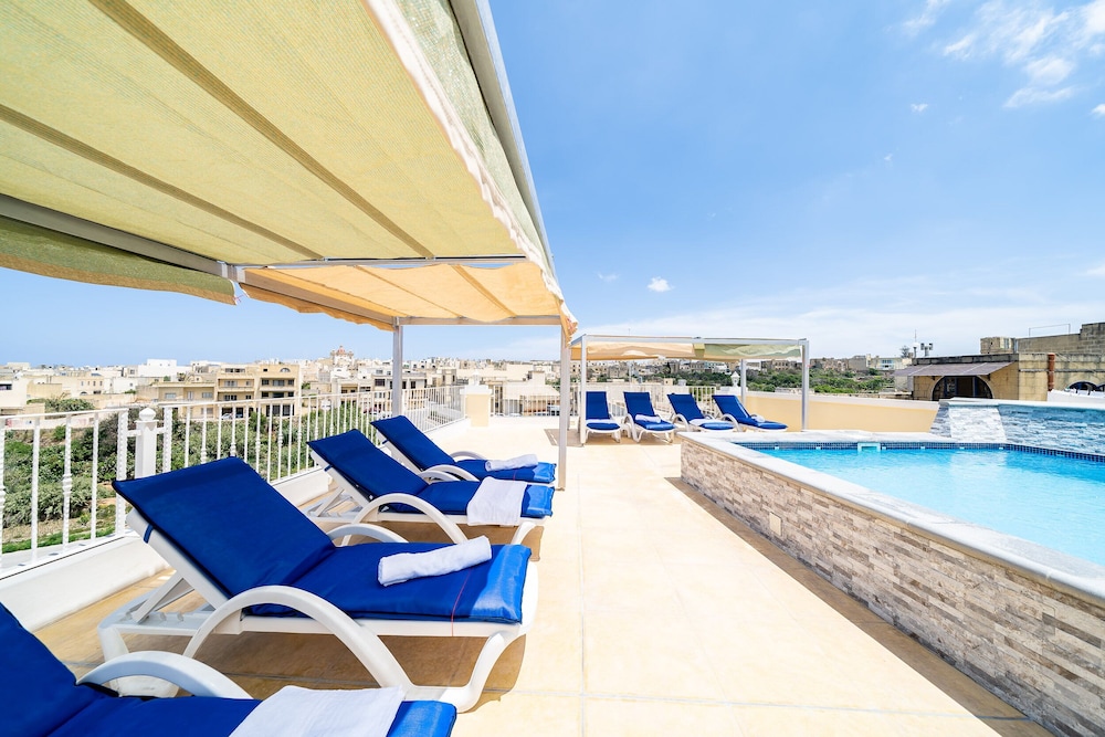 Sundeck