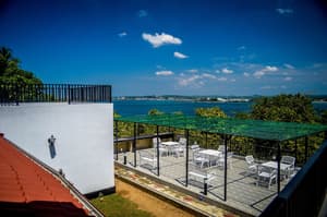 thumbnail: Outdoor dining