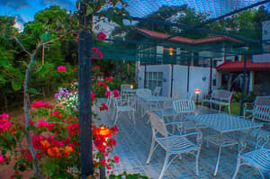 thumbnail: Outdoor dining