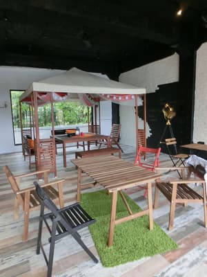 thumbnail: Lobby sitting area