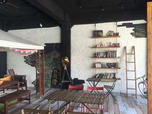 thumbnail: Lobby sitting area