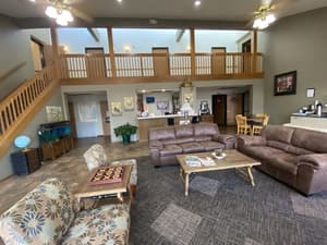 thumbnail: Lobby sitting area