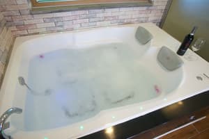 thumbnail: Jetted tub