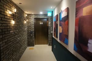 thumbnail: Hallway