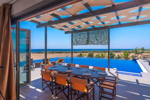 thumbnail: Outdoor dining