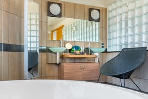 thumbnail: Interior
