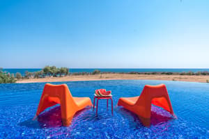 thumbnail: Infinity pool