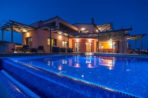 thumbnail: Outdoor pool