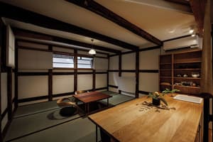 thumbnail: In-room dining