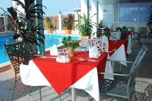 thumbnail: Outdoor dining