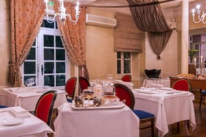 thumbnail: Restaurant