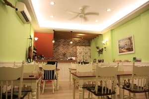 thumbnail: Restaurant