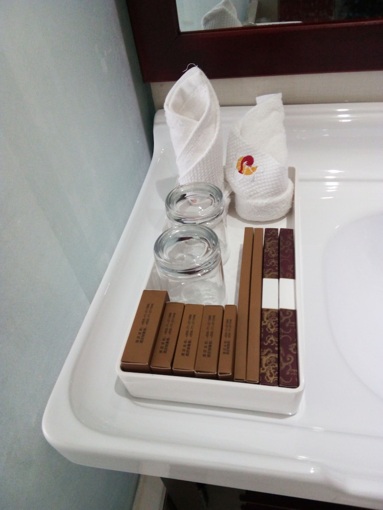 Bathroom amenities