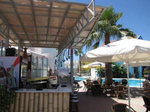 thumbnail: Poolside bar
