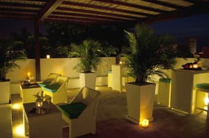 thumbnail: Poolside bar