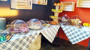 thumbnail: Restaurant
