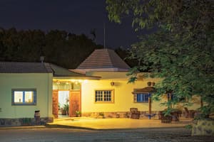 thumbnail: Front of property