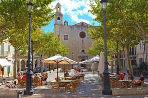 thumbnail: Outdoor dining
