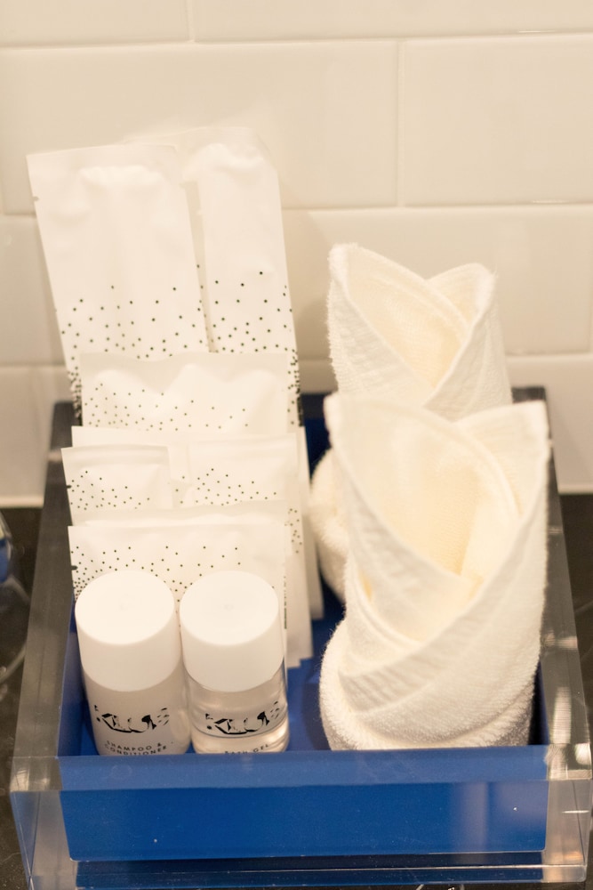 Bathroom amenities