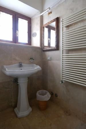 thumbnail: Bathroom sink