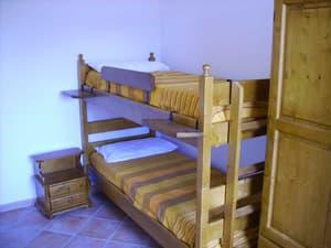 thumbnail: In-room dining
