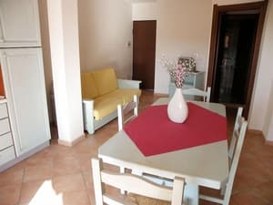 thumbnail: In-room dining