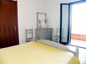 thumbnail: In-room dining
