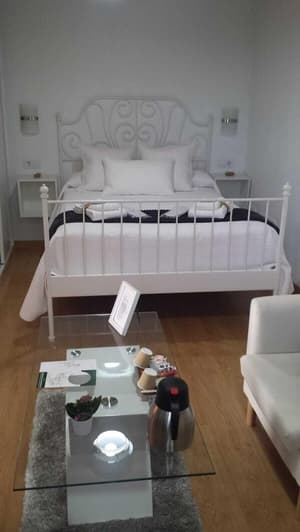 thumbnail: In-room dining