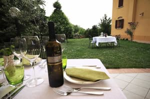 thumbnail: Outdoor dining